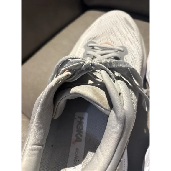 EUC WOMEN’S HOKA ONE BONDI 8 SIZE 11 B WIDE GREY PINK SHOES - Picture 9 of 12